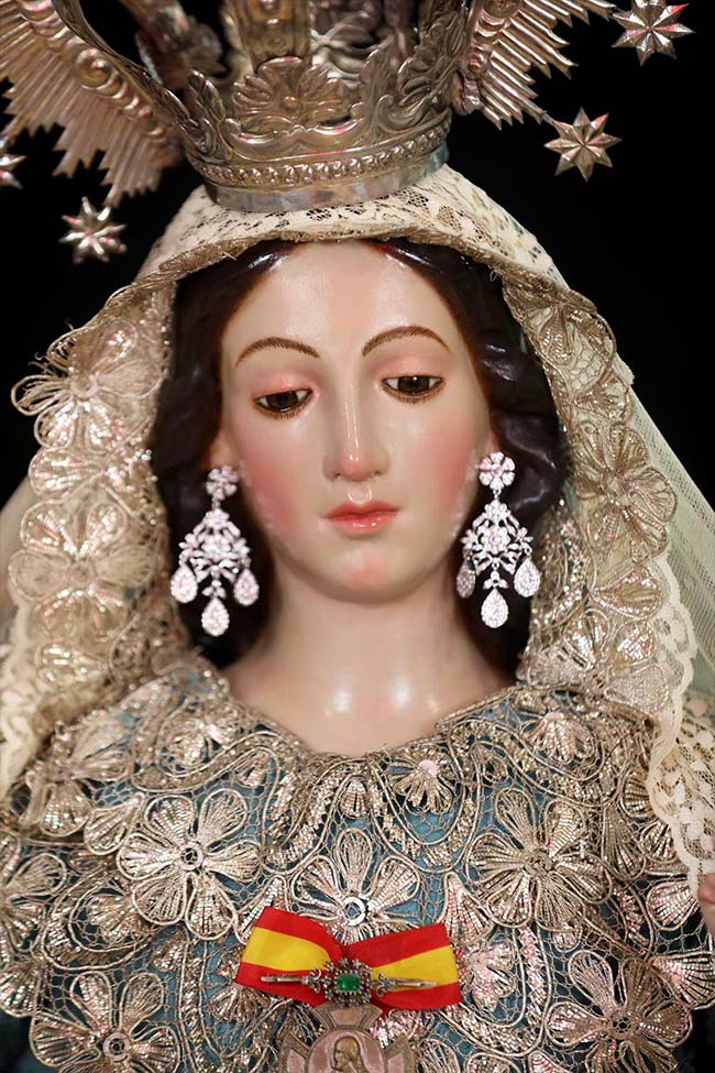 Primer plano de Nuestra Señora de Consolación