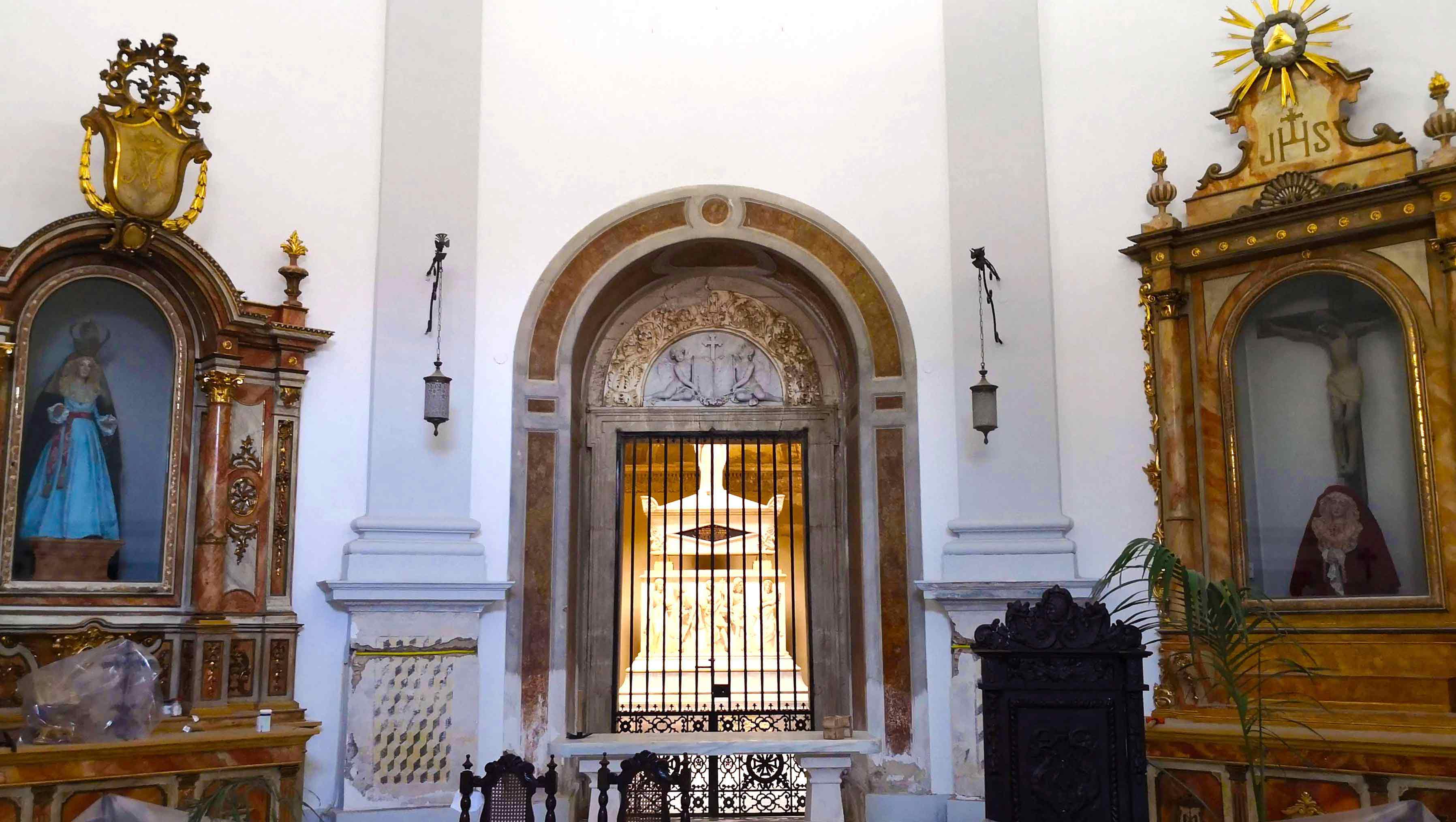 Foto de la capilla del Cementerio de San Miguel